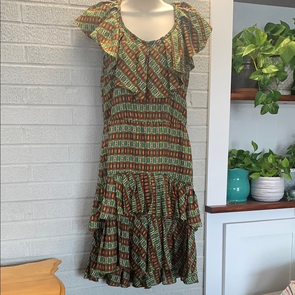 Cynthia Steffe Dresses & Skirts - Cynthia Steffe Size 6 100% Silk Sleeveless Green Orange Dress Tiered Ruffles